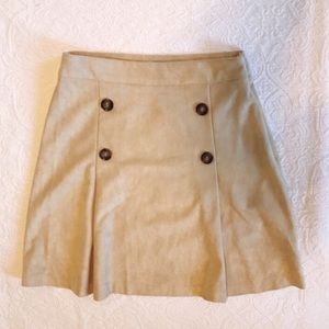 NWT Cream Button Detail Pleated Skirt